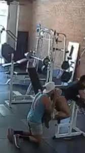 Public sex in the gym - ThisVid.com