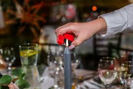 Intenta ahorrar en la decoración de tu hogar. 3 Propuestas Para Decorar La Mesa De Navidad