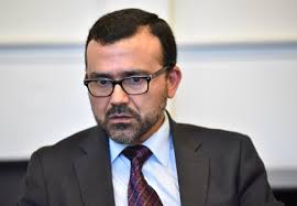 Profesor Guillermo Oliver participa en seminario organizado por la Facultad  de Derecho de la UDP