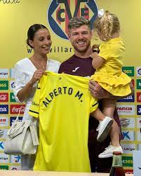 Alberto moreno dan sang kekasih, lilia granadilla. Footballers Wagskids On Twitter Alberto Moreno Lilia And Carla Pic Lilia Granadilla Albertomoreno Liliagranadilla Carlamoreno Villarreal Villarrealcf Villarealwags Villarrealkids Https T Co Ndlbycpojl