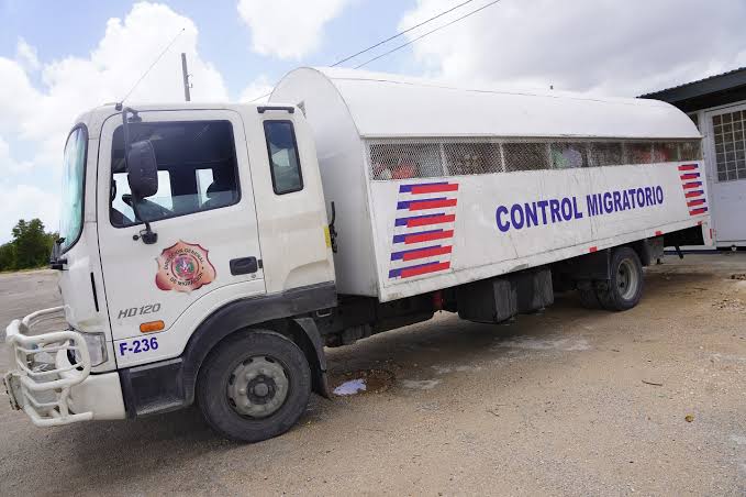 Seguimos firmes en el cumplimiento de nuestra labor. La DGM detuvo a 1,442 nacionales haitianos indocumentados y repatrió a otros 892 en condición migratoria irregular, durante operativos realizados