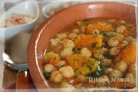 Minestra di zucca e ceci, un primo piatto naturale, perfetto e corposo che vi conquisterà per il suo sapore avvolgente e cremoso. Zuppa Con Ceci E Zucca Alla Paprika La Zuppa Scalda Cuore