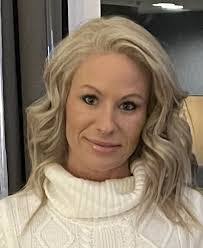 Raquel Marks's Instagram, Twitter & Facebook