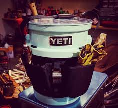 お値段約5 000円 常識を打ち破るyetiのバケツ ロードアウト が最強らしい camp hack キャンプハック アウトドアプロジェクト ヴィンテージストーブ キャンプの裏技