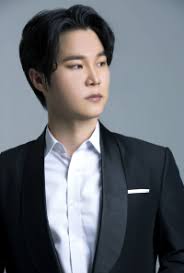 Kangyoon Shine Lee, Tenor