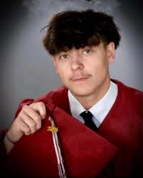 We want to congratulate all of these Seniors as they get ready to graduate  this week! 🎓🤩 •Kaylee Stricklin, Daughter of Marty & Stephanie, Hardin  County High School •Katelyn Doran, Daughter of