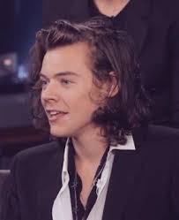 Ma, all'inizio di questa settimana, sono emerse nuove foto che hanno rivelato che styles si è tagliato i capelli per uno sguardo più vicino al taglio militare . ØªÙÙØªØ± Bea Ø¹ÙÙ ØªÙÙØªØ± Ridatemi Harry Styles Con I Capelli Lunghi Meritiamo Un Ritorno Di Prince Harry Https T Co 3syo9qs88s