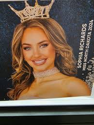 Alyssa Stillwell's Instagram, Twitter & Facebook