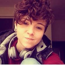 Check out these 33 different styles with burst fades, taper fades, curly hair, black hair and more. Curly Hair Androgynous Haircuts For Chubby Faces Novocom Top