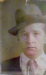 Kathy Hash's Instagram, Twitter & Facebook