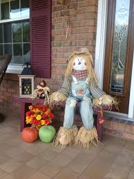 We are getting ready for fall feels this year by making a cute scarecrow fall wreath for our front porch decor. Fall Decor Outdoor Scarecrow Fall Halloween Decor Fall Outdoor Decor Fun Fall Crafts