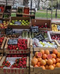 A qué sabe el amor? El amor es dulce. Es meloso, delicado, y suave. Aunque  a veces puede empalagar, es mi sabor favorito. Requiere trabajo que todos  los días sean dulces, o