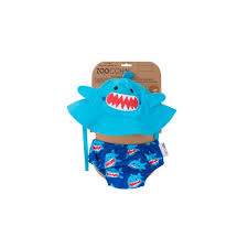 Ieri, in occasione del martedì grasso, era mascherato da squalo ma non si è limitato a festeggiare una volta finita la sfilata del carnevale di rigutino, frazione di arezzo, filippo ancora vestito da. Costume Da Bagno Contenitivo Per Bambini Cappellino Squalo Zoocchini Il Mondo Di Leo