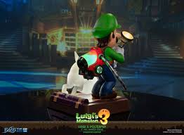 In the images, the main character is fighting ghosts. Luigi S Mansion 3 Pvc Statue Luigi Polterpinscher Collector S Edition 25 Cm First 4 Figures Bunker158 Com