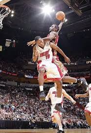 Lebron james can make another player a star on the court, especially if they can dunk on him. What Pros Wear A Masked Lebron James Crushes Dunk Over Damon Jones In The Nike Lebron 2 Shoes What Pros Wear