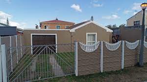 Neat 3 Bedroom House For Sale In Eerste River R 850 000 Northern Suburbs City House Coastal Homes Built In Cupboards