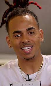 Also, he has sold millions of copies all over the world and at the same time had the chance to perform in numerous shows and concerts. Ozuna Bio Age Height Weight Net Worth Facts And Family Idolwiki Com
