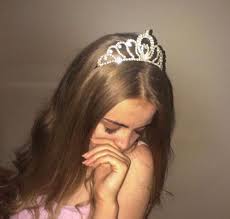 Baddie Crown Slay And Hair Image 6332293 On Favim Com / as an avid disney fan, one of my dreams is to make most of the iconic costumes worn by the.