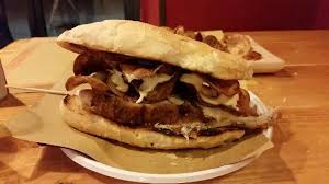 Usando dello spago da porchetta arrotola la porchetta in rotoli da 5 cm. Panino Con Porchetta Picture Of Blackwood Grosseto Tripadvisor
