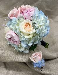 Somewhere along the way someone decided that flowers are a gift that only women would enjoy. Cinderella S Dream Hand Tied With Peonies Florals By Steen