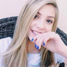 Avery Rose's Instagram, Twitter & Facebook