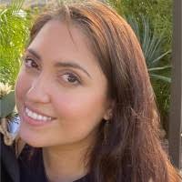 Nicole Heyer's Instagram, Twitter & Facebook