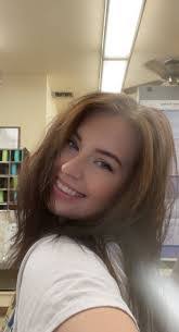 Hailey Loomis's Instagram, Twitter & Facebook