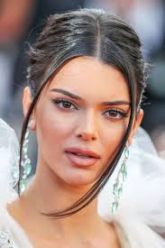 With kendall's modelling career beginning to pick up, the star begins wearing her hair in a style that will become somewhat of a. Kendall Jenner S Hairstyles Hair Colors Steal Her Style