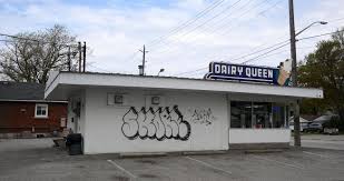 Oldest Walk Up Dairy Queen In Existence. Three Opened On The Same Day In  1954. This Port Colbourne Dairy Queen Is The Last O… | Dairy Queen, Niagara  Region, Niagara