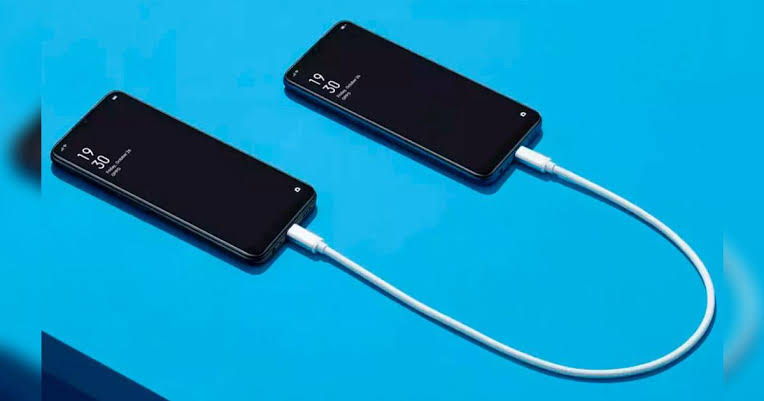 ¿Qué sucede cuando utilizas un cable USB-C para conectar tu teléfono a otro  celular?