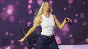 Natürlich bin ich gegen rechts." Shirin David bezieht Stellung