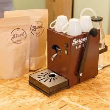 Alternative Zum Kapselsystem Den Kaffee Importieren Die Bruder Bergen Direkt Aus Den Ursprungslandern Und Lassen Ihn Nach Kaffeemaschine Bester Kaffee Kaffee