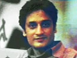 Neeraj Grover's Instagram, Twitter & Facebook