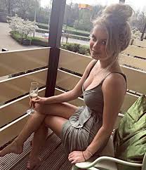 Les enregistrements (en croatie) étaient déjà en mai, mais le premier épisode du programme télévisé très regardé sur rtl 4 n'est que le 29 août. Beautiful Women Being Beautiful On Twitter Sylvana Ijsselmuiden