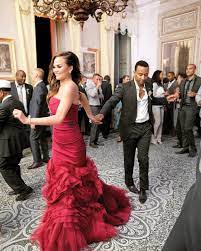 16 Awesome Nontraditional Wedding Dresses Chrissy Teigen Wedding Dress Celebrity Bride Nontraditional Wedding Dress
