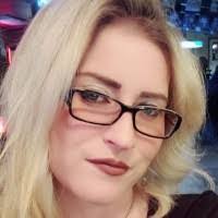 Sara Hadley's Instagram, Twitter & Facebook