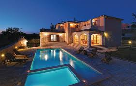 Sonne, strand und meer gibt es reichlich. Ferienhaus In Golubovo Fur 10 Personen 4 Schlafzimmer Pool Bei Tourist Online Buchen Nr 987876 Ferienhaus Rovinj Ferienhaus Ferien