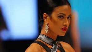 Stars of 'Project Runway' light up catwalk with fashion