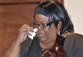 Woman's determination leads to degree, award