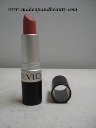 It has a standard doe foot applicator similar to many lip gloss. Revlon Matte Lipstick 003 Mauve It Over Review And Swatches