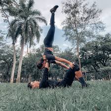 Yoga also compliments parkour well. Todo En Perfecto Balance Yoga Parkour El Salvador Facebook