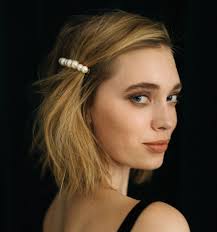 Barrettes Are Everywhere This Season And If There S One That Ll Take You Everywhere It S Pearl Gretel Short Hair Styles Hair Trends Hair Styles