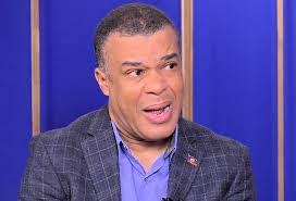 Steven Benoit's Instagram, Twitter & Facebook