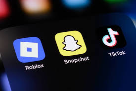 Roblox slashes revenue guidance as safety controls weigh on growth (RBLX:NYSE)