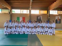 Pierluigi barbieri е във facebook присъединете се към facebook, за да се свържете с pierluigi barbieri и други лица, които може би познавате. Federazione Italiana Judo Lotta Karate E Arti Marziali Pierluigi Barbieri Reportage Dal Corso Allenatori A Ostia