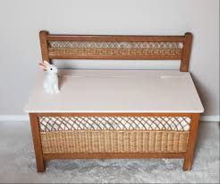 Banc Coffre A Jouets Vintage Bois Et Rotin Osier In 2020 Home Decor Changing Table Decor