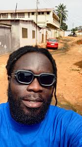 Can someone change the background to a beach theme ❤️