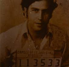Embajador de paz de la organización mundial por la paz. Gangster Biografie Escobar Drogen Pate Des Medellin Kartells Welt
