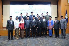 Hak untuk memperoleh layanan dan fasilitas sesuai dengan tugas dan tanggung jawabnya. Bansm