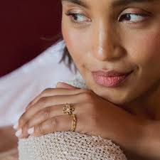 Daisy Bow Ring 18ct Gold Plate